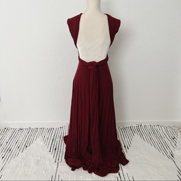 🚫Sold🚫 Lulu’s Dress Maxi Wedding Formal Burgundy Convertible Small - Picture 3 of 9